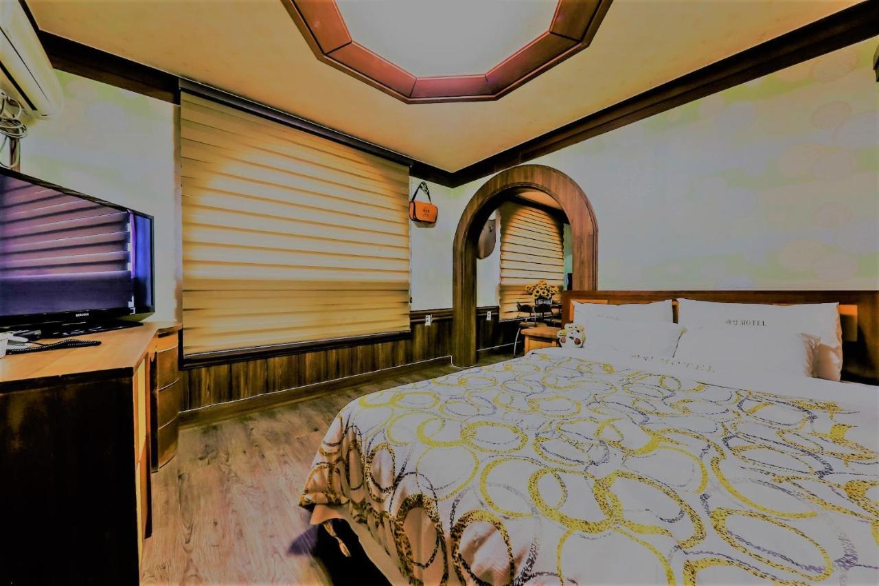 Pine Motel Порён Экстерьер фото