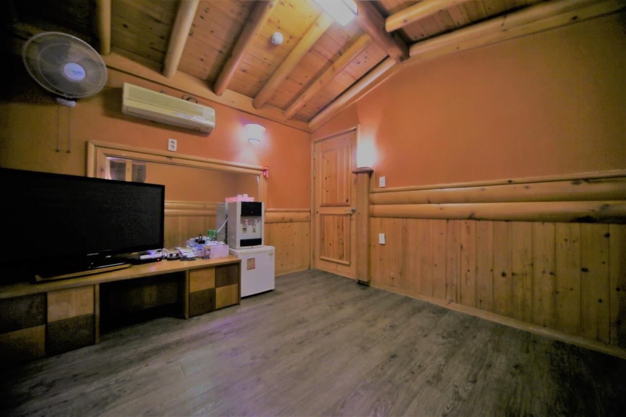 Pine Motel Порён Экстерьер фото